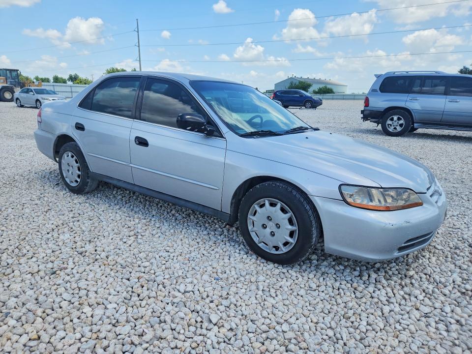 2001 Honda Accord VIN JHMCG56421C011256 COPART salvage auction — FRONT END, TX - SALVAGE VEHICLE TITLE (P), sold $70 on 2026-07-16 (photo 4)