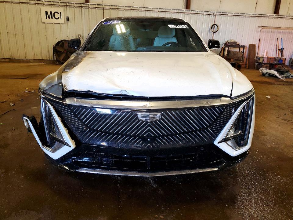 2024 Cadillac Lyriq VIN 1GYKPPRL9RZ103625 COPART salvage auction — Burn Engine, MI - CERT OF TITLE-SALVAGE VEHICLE, sold $9,600 on 2026-08-14 (photo 5)