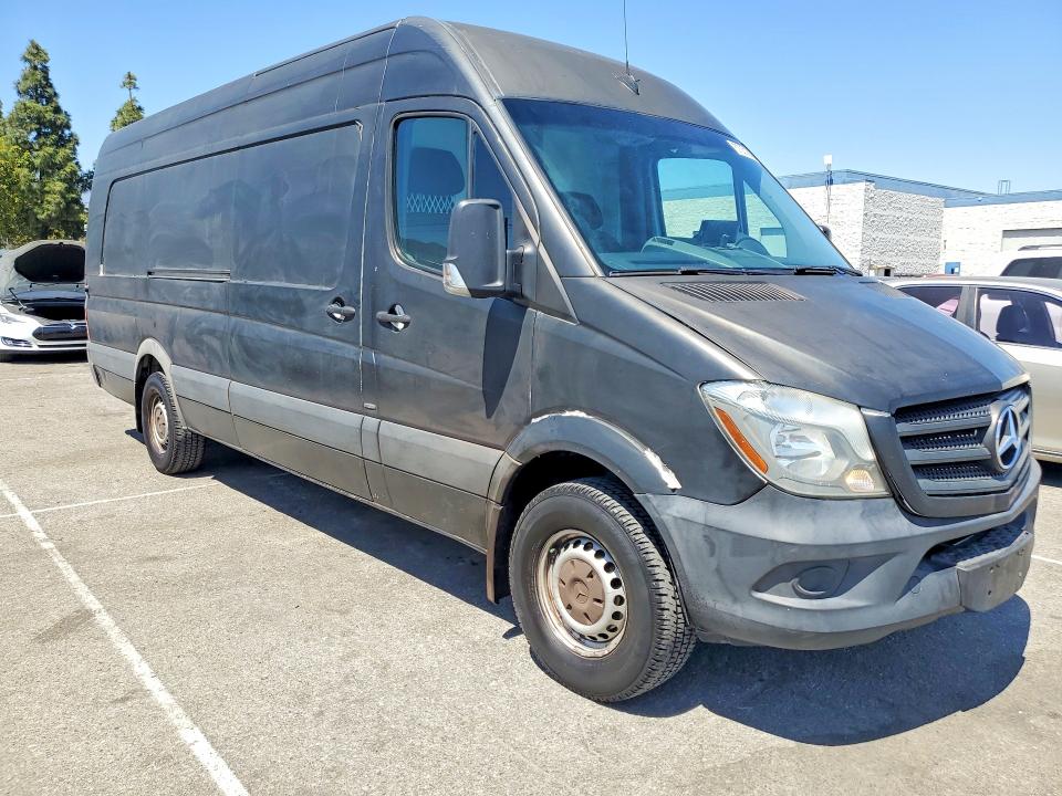 2016 Mercedes-benz Sprinter 2500 VIN WD3PE8CDXGP317342 COPART salvage auction — MINOR DENT/SCRATCHES, Ca - Dis/Dlr/Exp Only Clean Title (P), sold $4,450 on 2026-07-08 (photo 4)