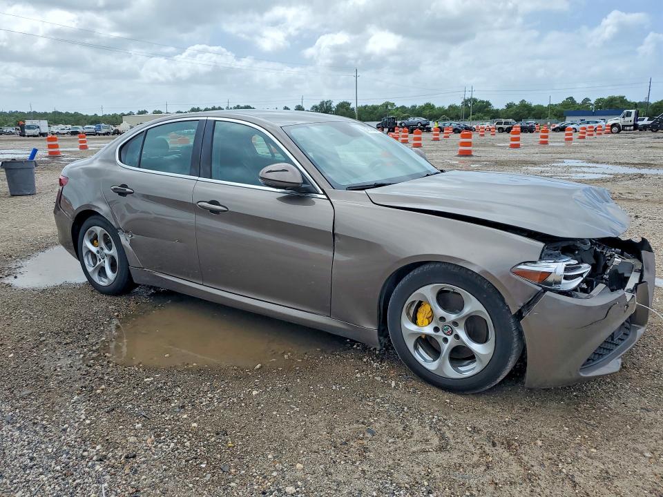2019 Alfa romeo VIN ZARFAMAN1K7600891 COPART salvage auction — FRONT END, Tx - Certificate Of Title, sold $1,550 on 2026-07-23 (photo 4)