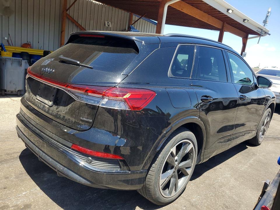2025 Audi Q4 e-tron VIN WA1KUBFZ6SP066135 COPART salvage auction — FRONT END, Co - Public - Salvage Title, sold $11,400 on 2026-09-08 (photo 3)
