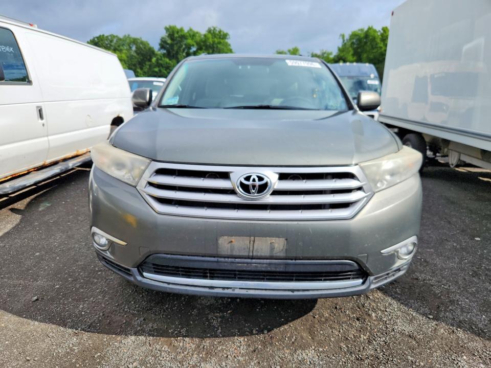 2011 Toyota Highlander VIN 5TDBK3EH0BS053249 COPART salvage auction — MINOR DENT/SCRATCHES, Ma - Certificate Of Title (P), sold $4,900 on 2026-07-16 (photo 5)