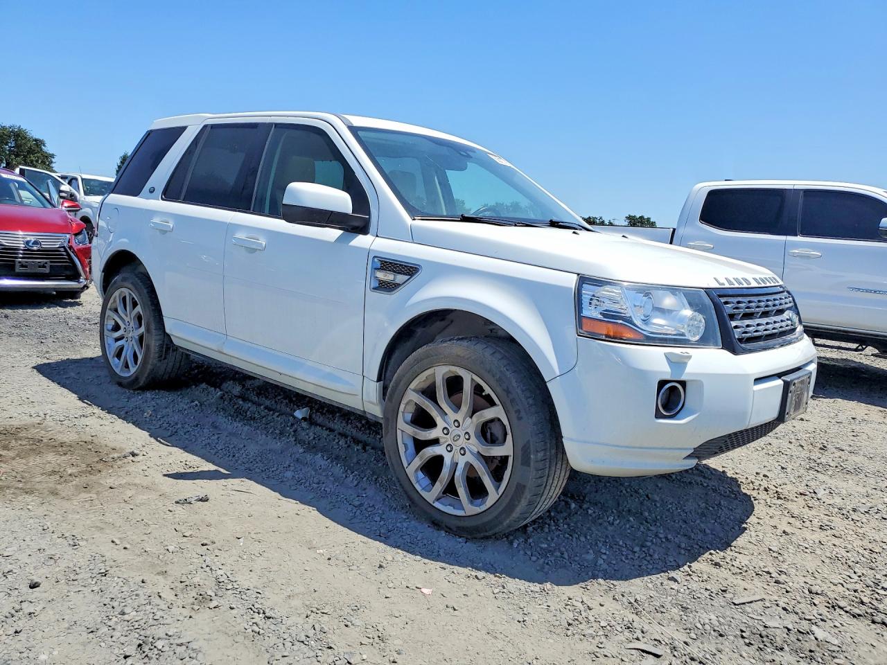 2013 Land Rover LR2 VIN SALFR2BG3DH379338 COPART salvage auction — Normal Wear, CA - DIS/DLR/EXP ONLY CLEAN TITLE, sold $100 on 2026-06-30 (photo 4)