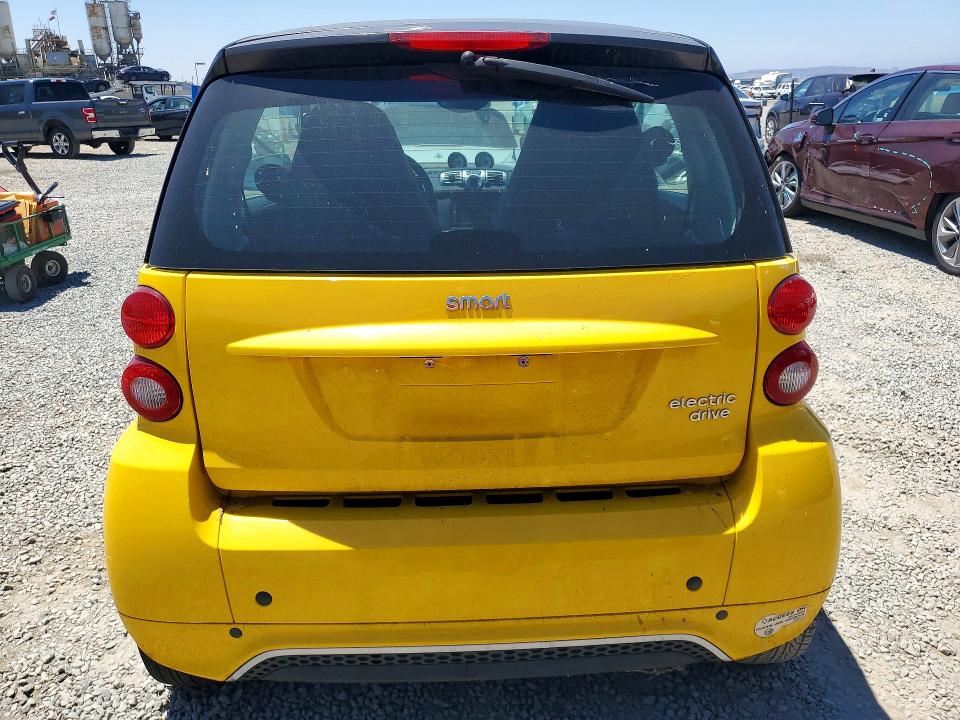 2016 Smart VIN WMEEJ9AAXGK843380 COPART salvage auction — MINOR DENT/SCRATCHES, Ca - Dis/Dlr/Exp Only Clean Title, sold $550 on 2026-07-31 (photo 6)