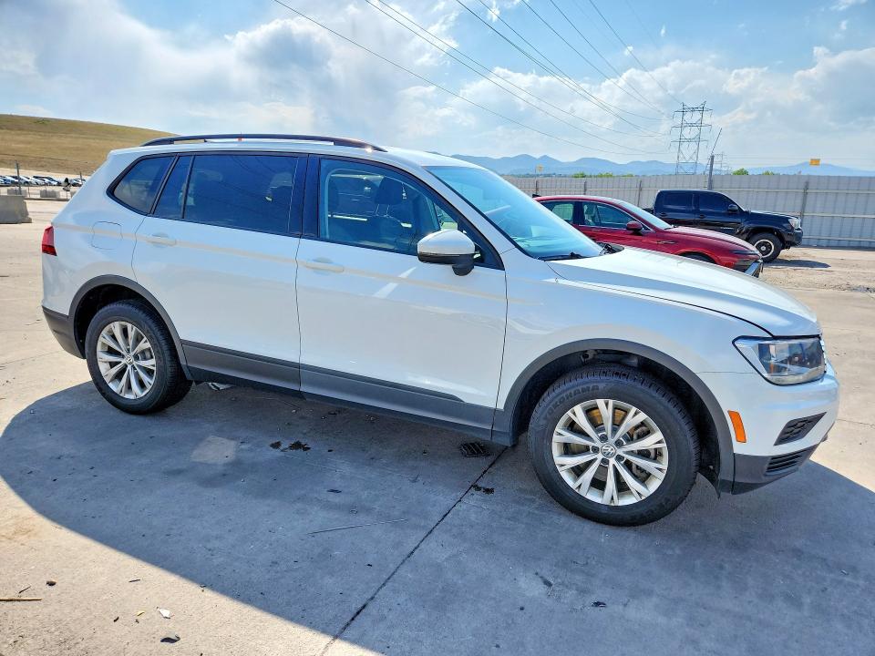 2020 Volkswagen Tiguan VIN 3VV1B7AX5LM088985 COPART salvage auction — FRONT END, CO - PUBLIC - SALVAGE TITLE, sold $5,900 on 2026-07-29 (photo 4)