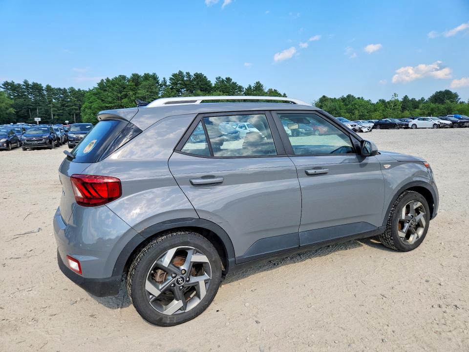 2020 Hyundai Venue VIN KMHRC8A35LU032599 COPART salvage auction — MINOR DENT/SCRATCHES, Mt - Certificate Of Title, sold $2,800 on 2026-07-09 (photo 3)