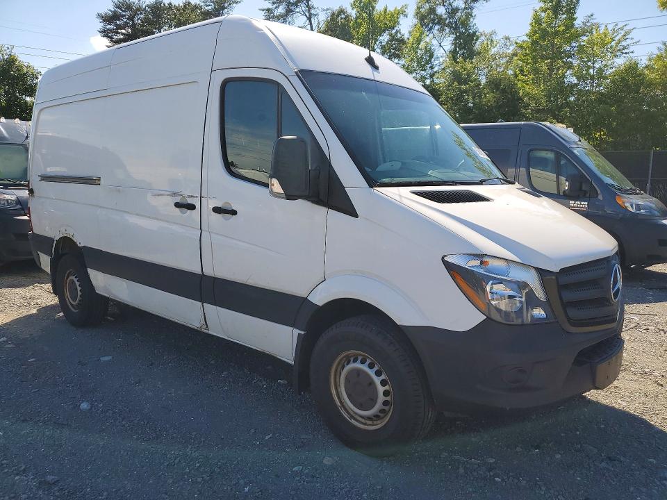 2018 Mercedes-benz Sprinter VIN WD3PE7CD3JP587580 COPART salvage auction — MINOR DENT/SCRATCHES, Md - Certificate Of Title, sold $1,650 on 2026-07-28 (photo 4)