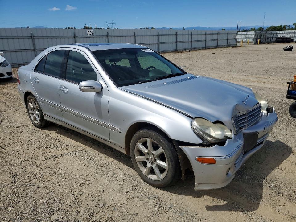 2007 Mercedes-benz C-klasse VIN WDBRF54HX7F856172 COPART salvage auction — FRONT END, Ca - Salvage Certificate, sold $60 on 2026-07-17 (photo 4)