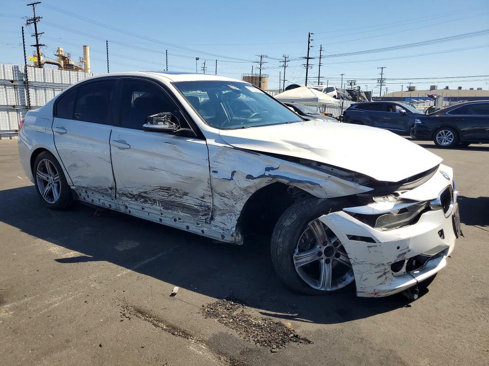 2015 BMW 3er VIN WBA3A5G55FNS83710 COPART salvage auction — FRONT END, Ca - Acq Bos - Post Sale - Salvage, sold $900 on 2026-07-09 (photo 4)