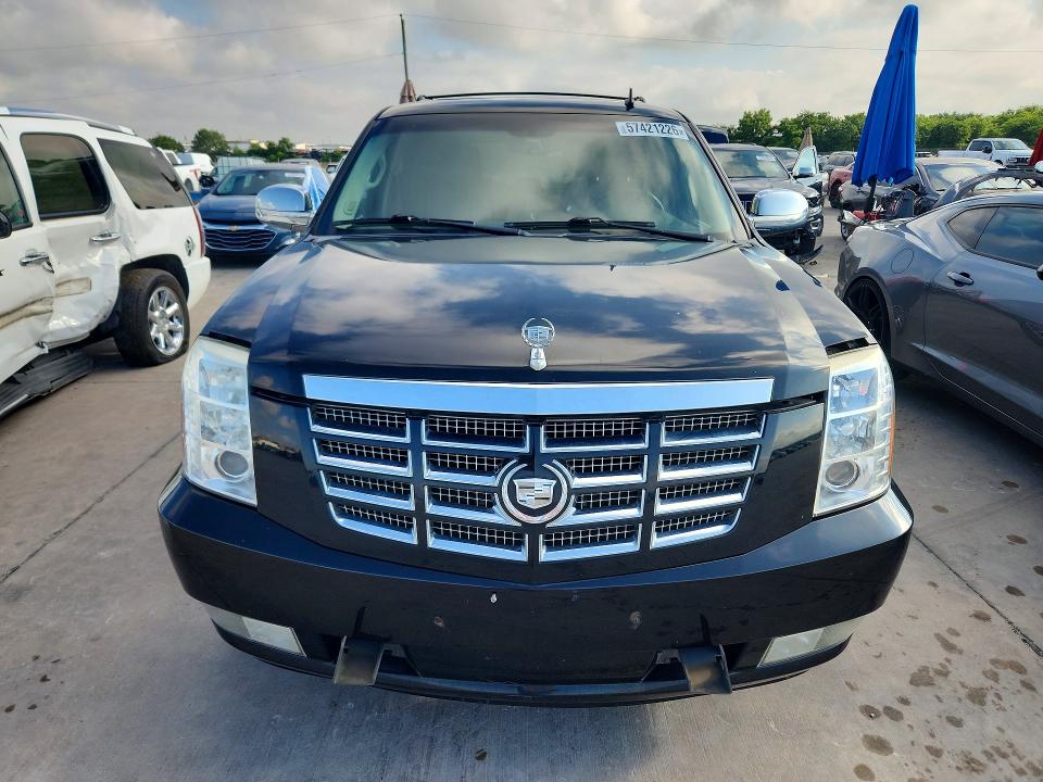 2009 Cadillac Escalade VIN 1GYFK232X9R144056 COPART salvage auction — NORMAL WEAR, Mt - Certificate Of Title, sold $1,000 on 2026-07-02 (photo 5)
