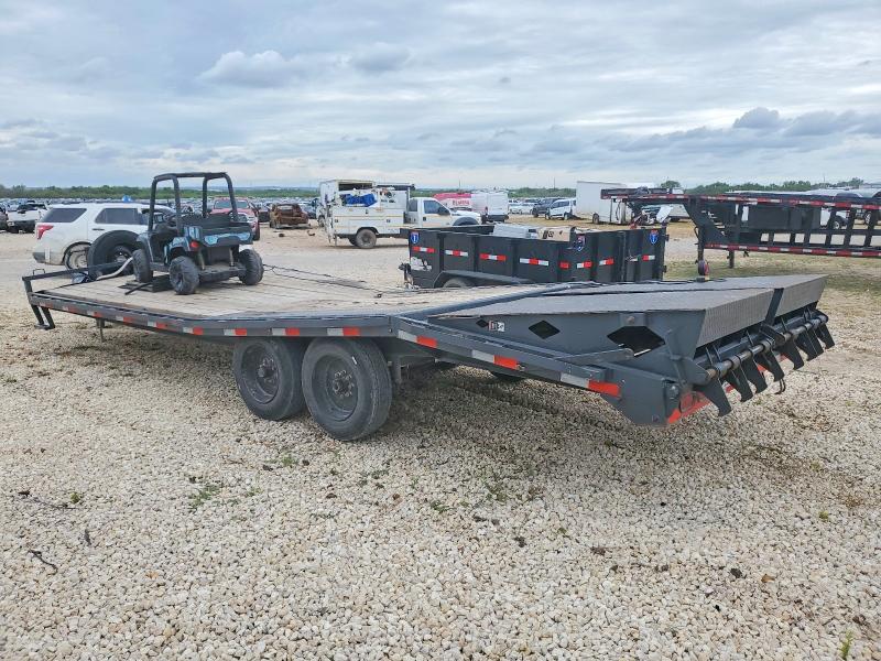 2023 Lamar Unknown VIN 5RVF82424PP120501 COPART salvage auction — ROLLOVER, TX - SALVAGE VEHICLE TITLE, sold $1,600 on 2026-09-06 (photo 3)