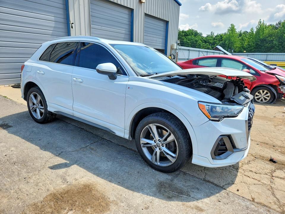 2020 Audi Q3 VIN WA1DECF31L1102356 COPART salvage auction — FRONT END, Salvage Title, sold $5,400 on 2026-07-16 (photo 4)
