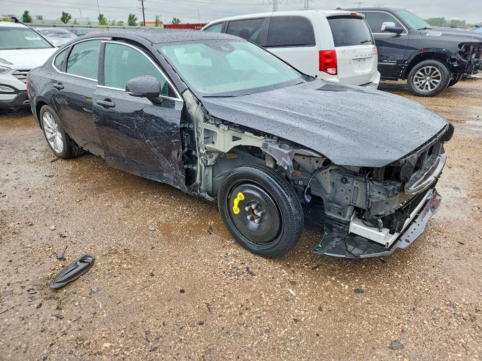 2018 Volvo VIN LVY992MK9JP019782 COPART salvage auction — FRONT END, Il - Salvage Certificate, sold $5,700 on 2026-07-21 (photo 4)