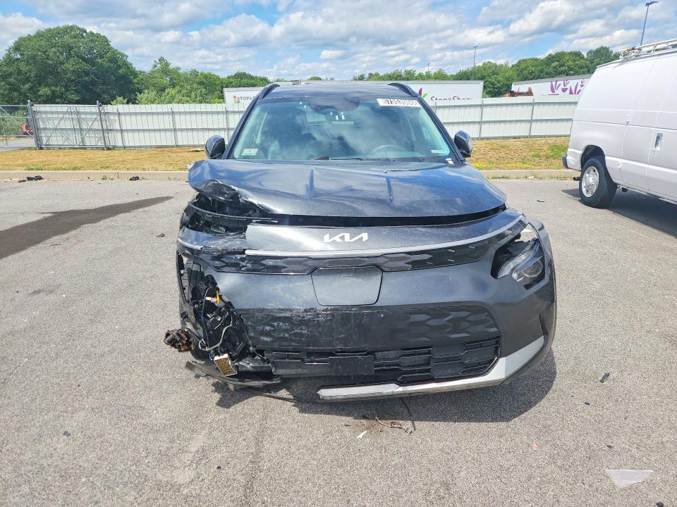 2023 Kia Niro VIN KNDCR3L14P5051586 COPART salvage auction — FRONT END, VA - CERT OF TITLE - SALVAGE, sold $2,900 on 2026-07-27 (photo 5)