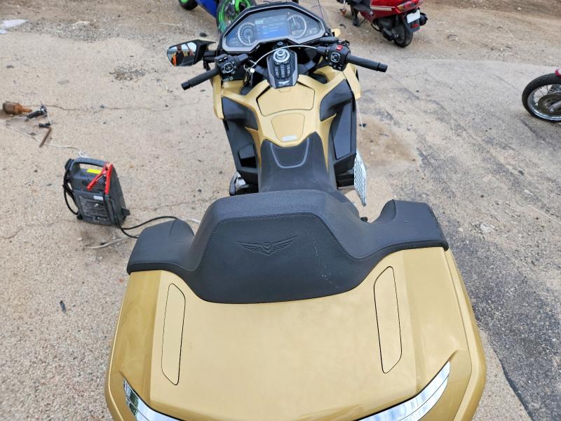 2025 Honda Gl1800c VIN JH2SC7951SK701104 COPART salvage auction — FRONT END, WI - CERT OF TITLE-CLAIM PAID, sold $2,750 on 2026-07-21 (photo 6)