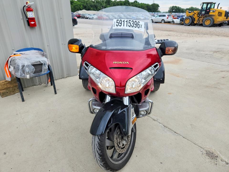 2003 Honda Gl1800 VIN 1HFSC47003A205187 COPART salvage auction — NORMAL WEAR, Al - Cert Of Title-Salvage Title, sold $1,600 on 2026-07-08 (photo 2)