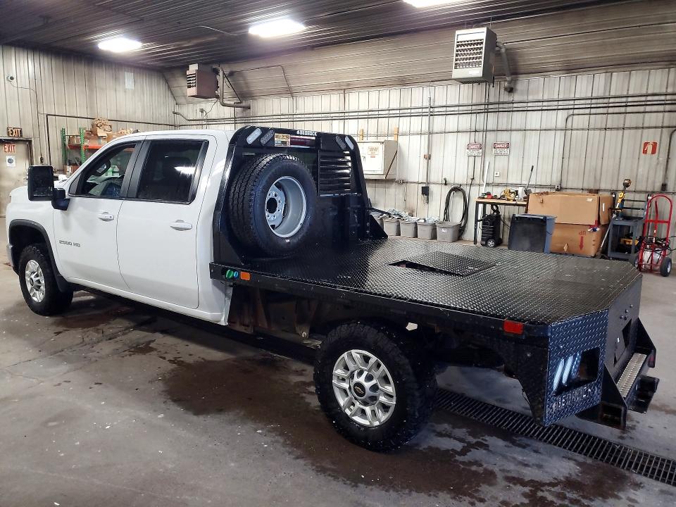 2024 Chevrolet Silverado 2500 VIN 1GB4YNEY6RF322534 COPART salvage auction — MINOR DENT/SCRATCHES, Ut - Certificate Of Title (P), sold $33,000 on 2026-09-16 (photo 2)