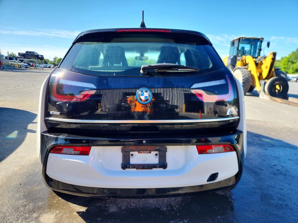2018 BMW VIN WBY7Z4C5XJVD96060 COPART salvage auction — UNDERCARRIAGE, Wv - Certificate Of Title, sold $5,100 on 2026-07-04 (photo 6)