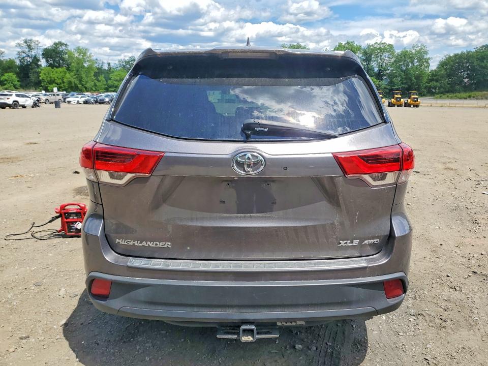 2018 Toyota Highlander VIN 5TDJZRFH7JS561872 COPART salvage auction — MINOR DENT/SCRATCHES, Ny - Certificate Of Title (P), sold $12,000 on 2026-07-14 (photo 6)