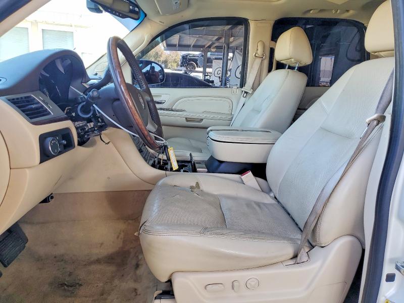 2007 Cadillac Escalade VIN 1GYFK63847R339045 COPART salvage auction — VANDALISM, Ca - Salvage Certificate, sold $1,050 on 2026-07-02 (photo 7)