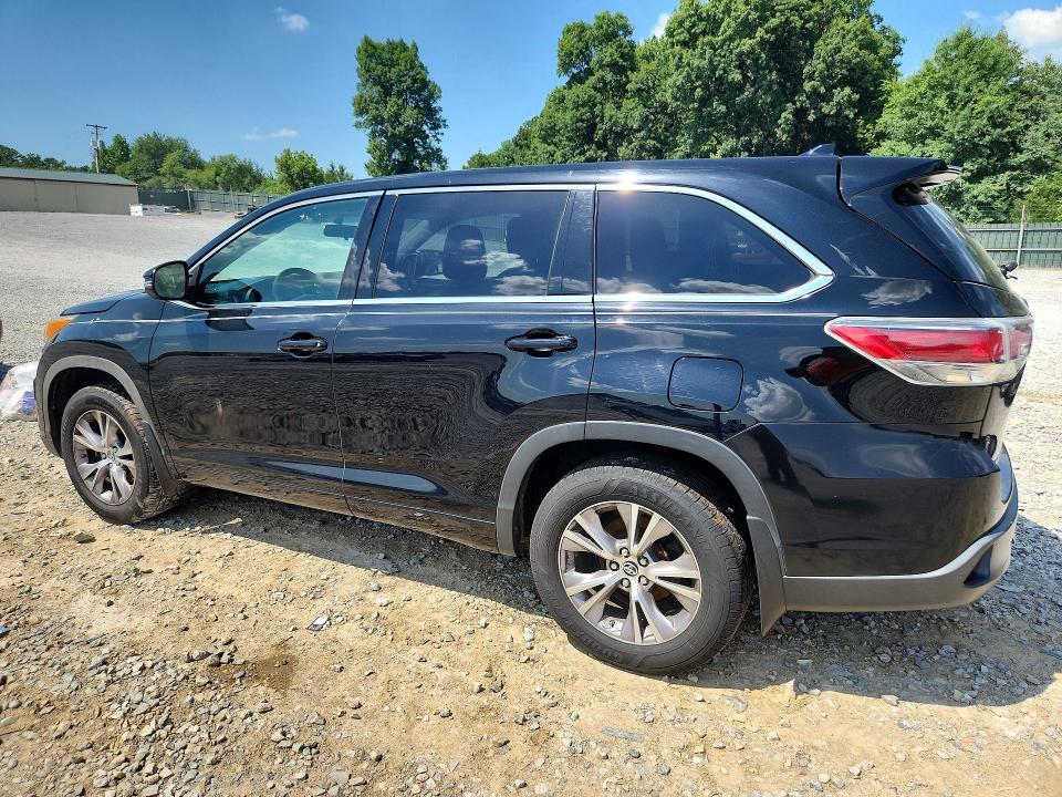 2016 Toyota VIN 5TDBKRFH2GS250416 COPART salvage auction — NORMAL WEAR, Tn - Certificate Of Title (P), sold $4,750 on 2026-07-21 (photo 2)