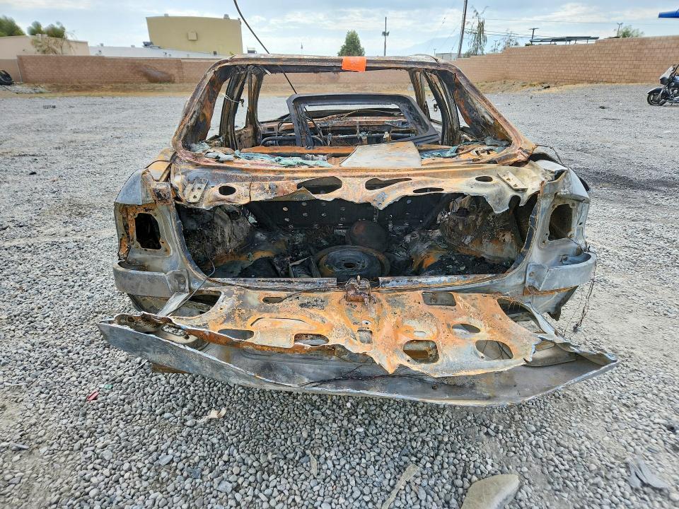 1998 Honda Civic VIN 2HGEJ6673WH581414 COPART salvage auction — BURN, Ca - Non-Repairable Vehicle Cert, sold $175 on 2026-07-08 (photo 6)