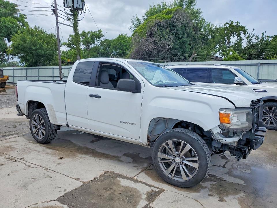 2016 Gmc VIN 1GTH5BEA0G1329450 COPART salvage auction — ENGINE BURN, Salvage Title, sold $80 on 2026-07-28 (photo 4)