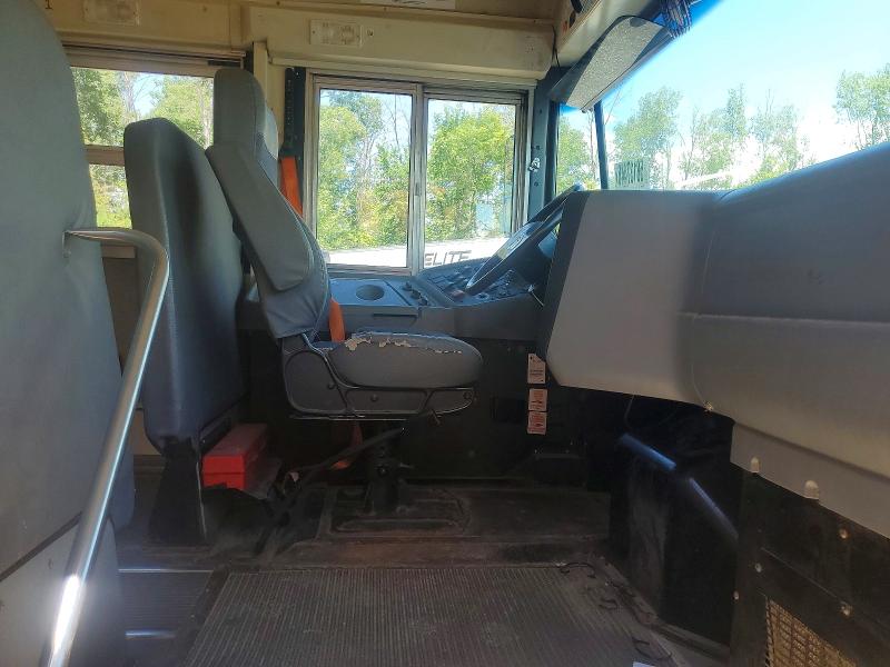 2014 Ic VIN 4DRBUAAP3EB792585 COPART salvage auction — NORMAL WEAR, On - Permit No Brand - Unfit, sold $2,000 on 2026-07-30 (photo 5)