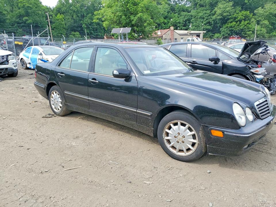 2001 Mercedes-benz E-klasse VIN WDBJF65JX1B309079 COPART salvage auction — MINOR DENT/SCRATCHES, Md - Parts Only-No Title Letter, sold $125 on 2026-07-28 (photo 4)
