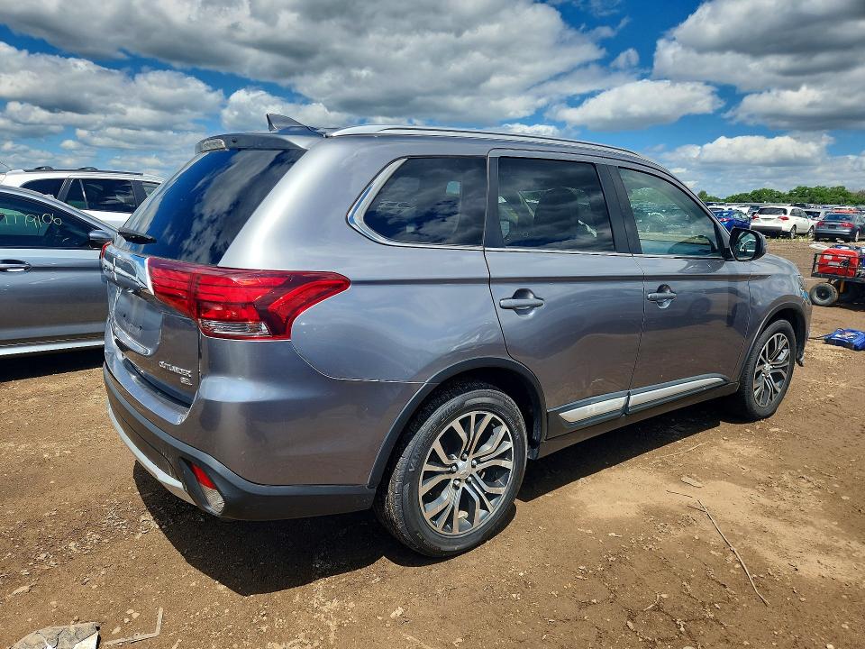 2017 Mitsubishi Outlander VIN JA4AD3A32HZ070846 COPART salvage auction — NORMAL WEAR, IL - CERTIFICATE OF TITLE, sold $1,600 on 2026-07-30 (photo 3)