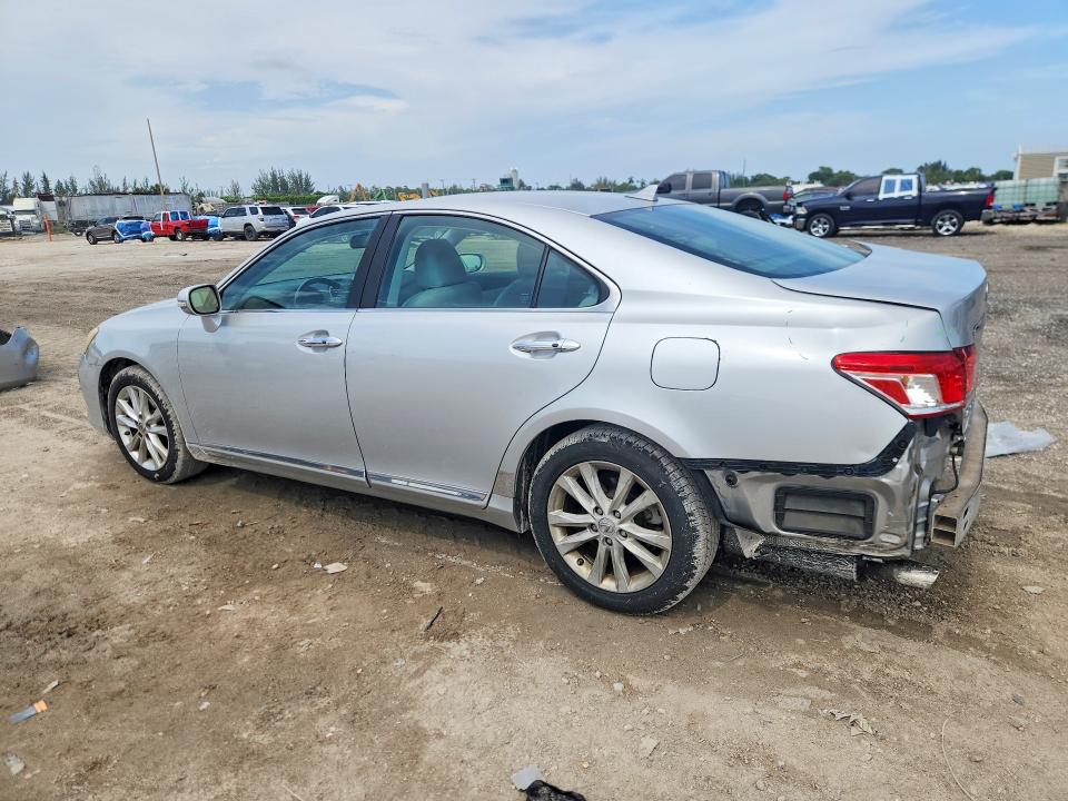 2010 Lexus Es 350 VIN JTHBK1EG6A2405850 COPART salvage auction — REAR END, Fl - Cert Of Title Slvg Rebuildable, sold $1,800 on 2026-07-09 (photo 2)