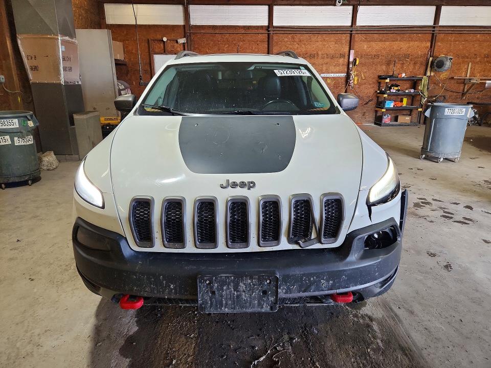 2016 Jeep Cherokee VIN 1C4PJMBS1GW320520 COPART salvage auction — FRONT END, PA - CERTIFICATE OF SALVAGE, sold $1,050 on 2026-07-02 (photo 5)