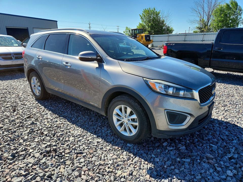 2016 Kia Sorento VIN 5XYPGDA55GG063451 COPART salvage auction — REAR END, Wi - Certificate Of Title, sold $2,050 on 2026-07-27 (photo 4)