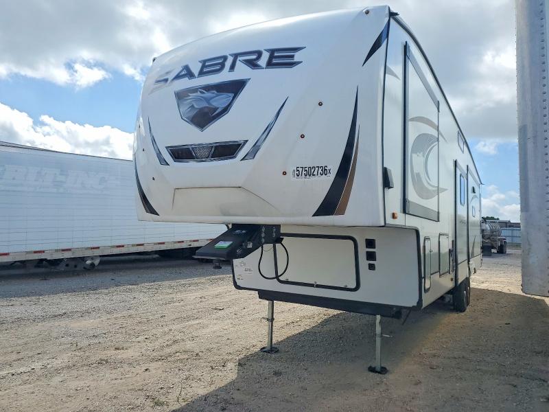 2024 Sabre by forest rive 5th wheel VIN 5ZT3SR1BXR6114009 COPART salvage auction — WATER/FLOOD, TX - SALVAGE TITLE-FLOOD DAMAGE, sold $1,450 on 2026-07-30 (photo 2)