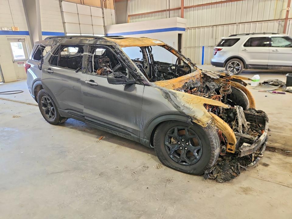 2021 Ford Explorer VIN 1FMSK8JH7MGC18113 COPART salvage auction — BURN, VA - NON-REPAIRABLE CERTIFICATE, sold $225 on 2026-07-02 (photo 4)