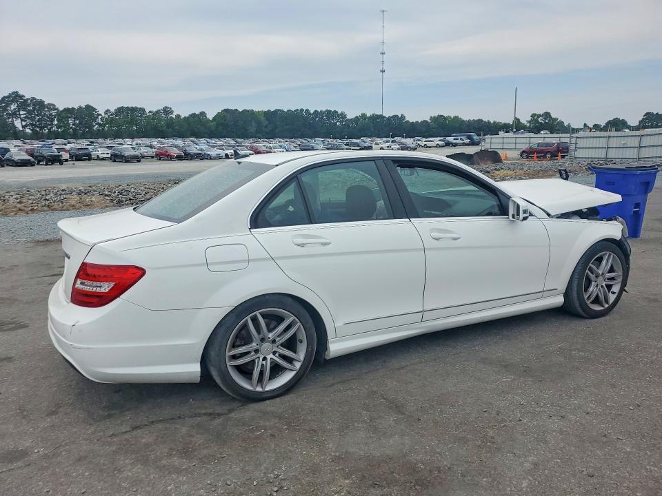 2014 Mercedes-benz C-klasse VIN WDDGF4HB3EA940844 COPART salvage auction — UNDERCARRIAGE, Nc - Salvage Certificate Of Title, sold $250 on 2026-07-28 (photo 3)