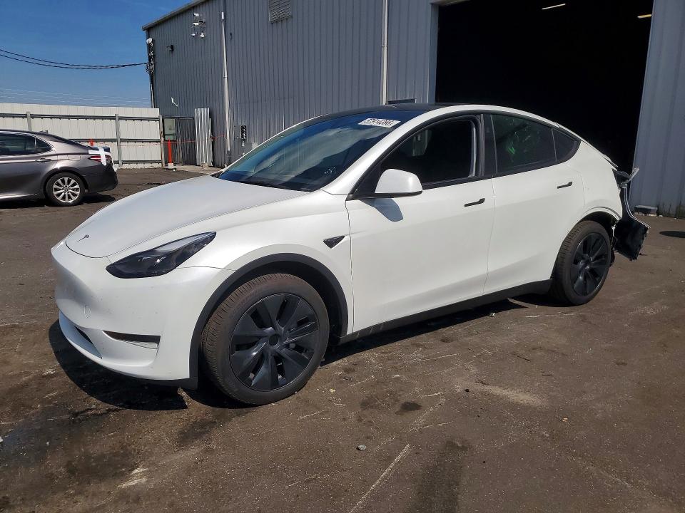 2024 Tesla Model y VIN 7SAYGDED8RA323132 COPART salvage auction — REAR END, Fl - Cert Of Title Slvg Rebuildable, sold $13,400 on 2026-07-20 (photo 1)