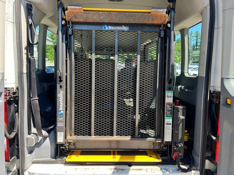 2017 Ford Transit VIN 1FDZX2CM1HKB28059 COPART salvage auction — MINOR DENT/SCRATCHES, MA - CERTIFICATE OF TITLE (P), sold $11,500 on 2026-07-02 (photo 9)