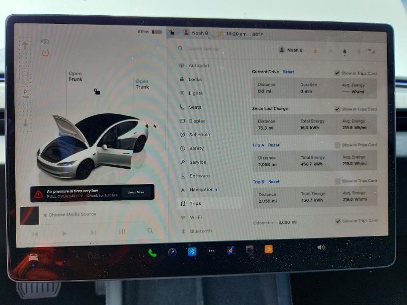 2025 Tesla VIN 5YJ3E1EA5SF970971 COPART salvage auction — FRONT END, CA - SALVAGE CERTIFICATE, sold $14,900 on 2026-09-03 (photo 9)