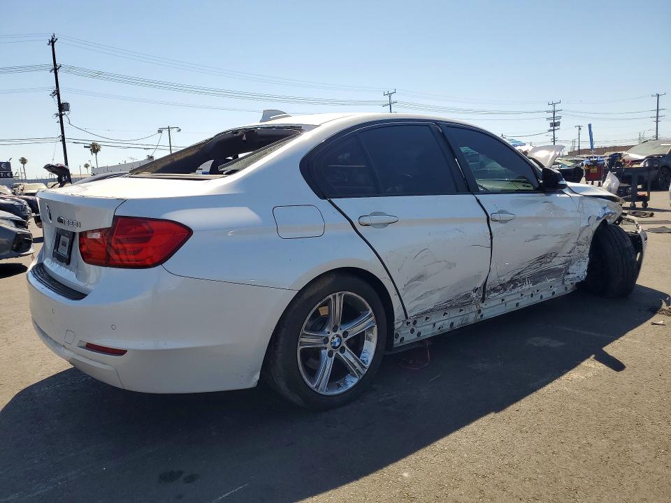 2015 BMW 3er VIN WBA3A5G55FNS83710 COPART salvage auction — FRONT END, Ca - Acq Bos - Post Sale - Salvage, sold $900 on 2026-07-09 (photo 3)