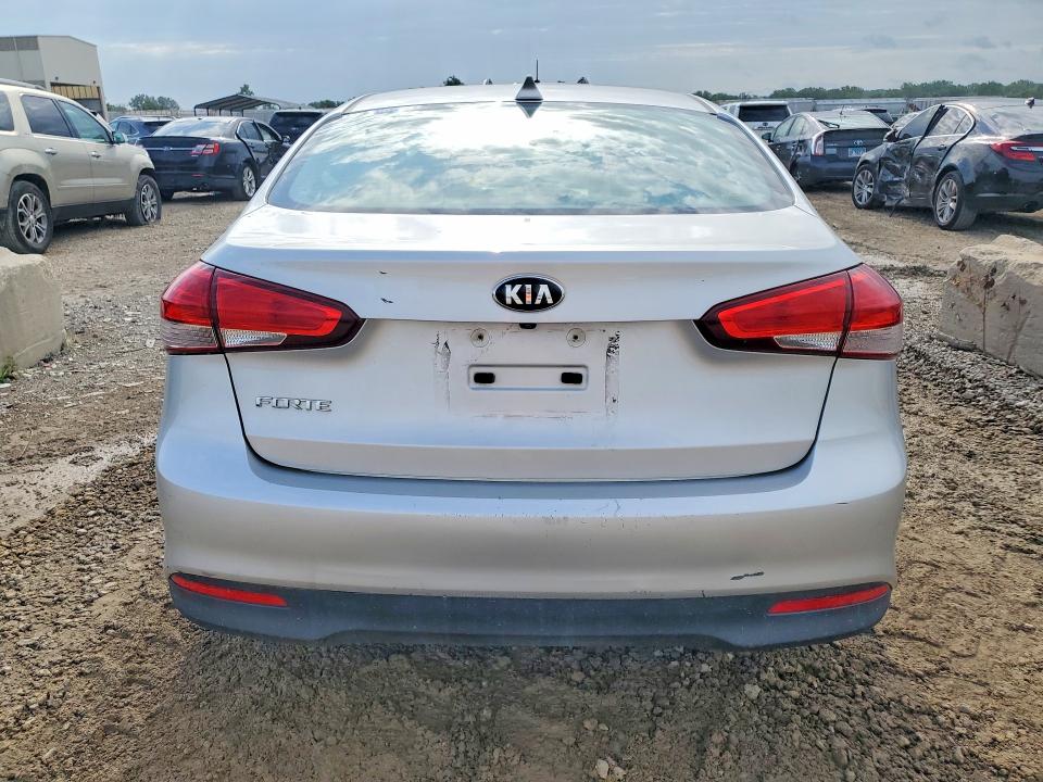 2018 Kia Forte VIN 3KPFL4A72JE177436 COPART salvage auction — MECHANICAL, Oh - Certificate Of Title, sold $1,200 on 2026-07-09 (photo 6)