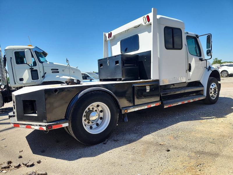 2005 Freightliner M2 106 VIN 1FVACWDJ25DV21761 COPART salvage auction — MINOR DENT/SCRATCHES, IN - CERTIFICATE OF TITLE (P), sold $16,200 on 2026-07-08 (photo 4)