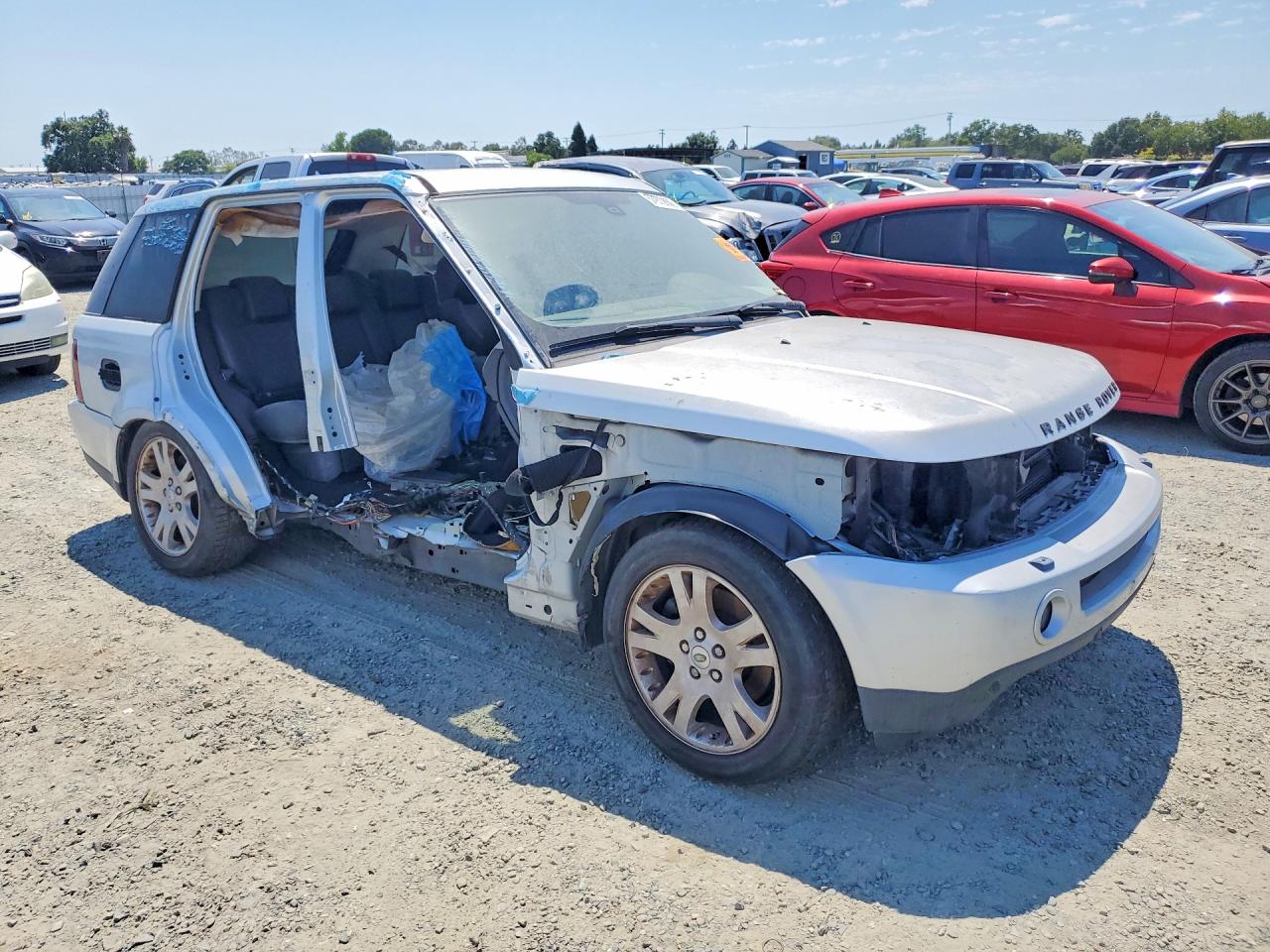 2007 Land Rover Range Rover Sport VIN SALSF25497A987242 COPART salvage auction — Side, CA - DIS/DLR/EXP ONLY LIEN PAPERS, sold $100 on 2026-07-03 (photo 4)