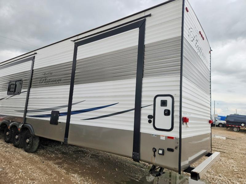 2025 Recreation by design Recreational vehicle (rv) VIN 5CZ200R38S1229225 COPART salvage auction — WATER/FLOOD, TX - SALVAGE TITLE-FLOOD DAMAGE, sold $3,600 on 2026-07-09 (photo 9)