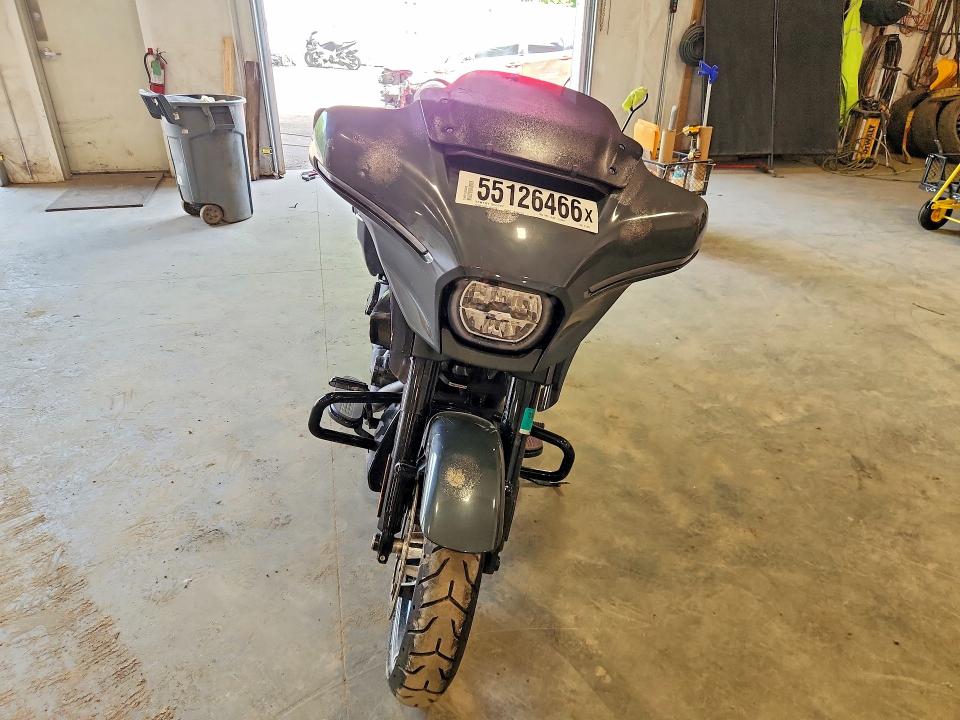 2025 Harley-davidson Flhx VIN 1HD1KB715SB614928 COPART salvage auction — BURN, Wv - Salvage Certificate Fire, sold $12,700 on 2026-08-13 (photo 2)