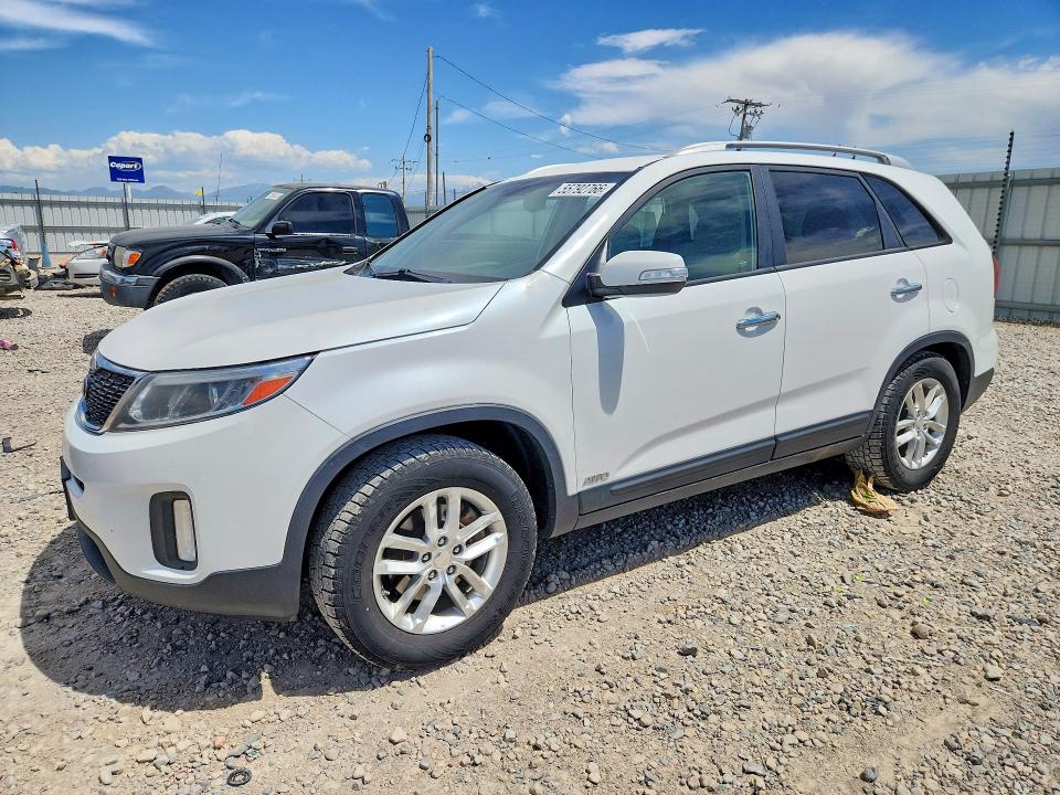 2015 Kia Sorento VIN 5XYKTCA67FG597381 — COPART salvage auction photo