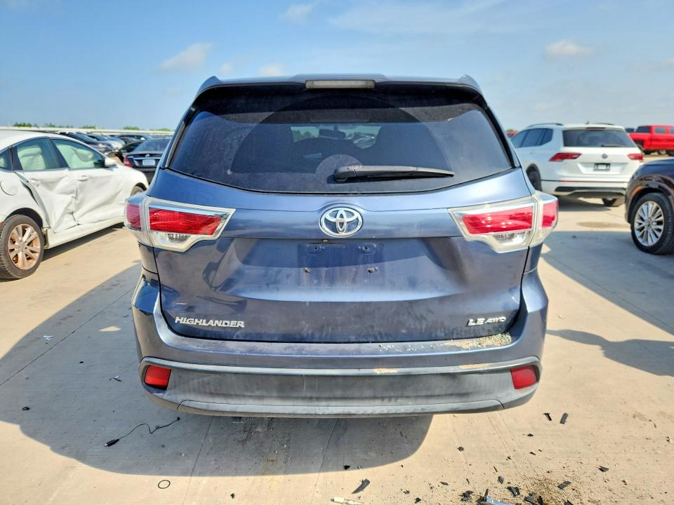 2014 Toyota Highlander VIN 5TDBKRFH0ES064225 COPART salvage auction — FRONT END, Tx - Salvage Vehicle Title, sold $2,600 on 2026-07-09 (photo 6)