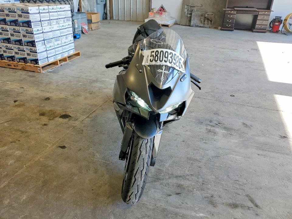 2026 Kawasaki VIN JKBZXJK1XTA014958 COPART salvage auction — SIDE, Salvage Title, sold $40 on 2026-07-30 (photo 2)