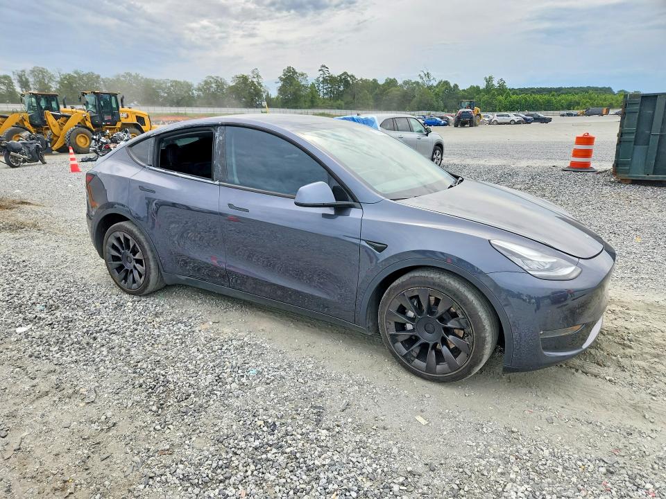 2020 Tesla Model y VIN 5YJYGDEE9LF036494 COPART salvage auction — SIDE, Sc - Cert Of Title-Salvage, sold $12,700 on 2026-07-27 (photo 4)