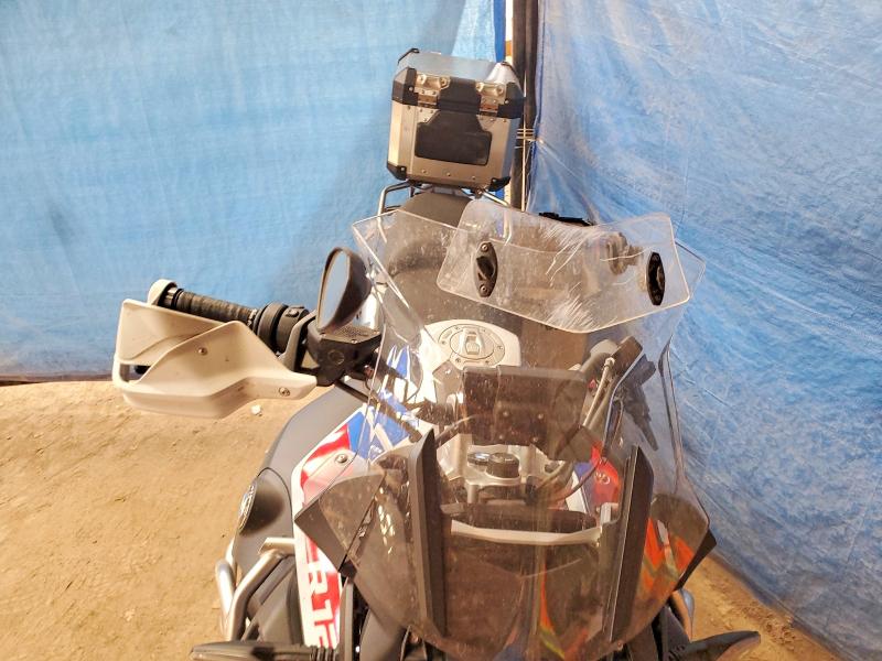 2021 BMW R 1250 VIN WB10M1309M6D62837 COPART salvage auction — FRONT END, ON - PERMIT IRREPAIRABLE, sold $10,100 on 2026-07-14 (photo 5)